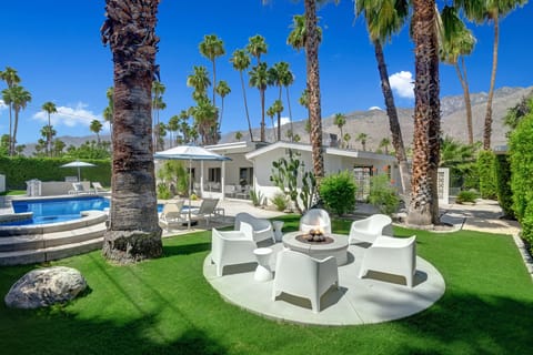 OUTOOR FIREPIT, SPA, SALTWATER POOL, WATER FEATURES, OUTDOOR KITCHEN AND BAR