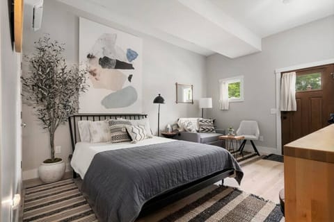 Stylish bedroom with a cozy vibe for ultimate relaxation 🌙🛌