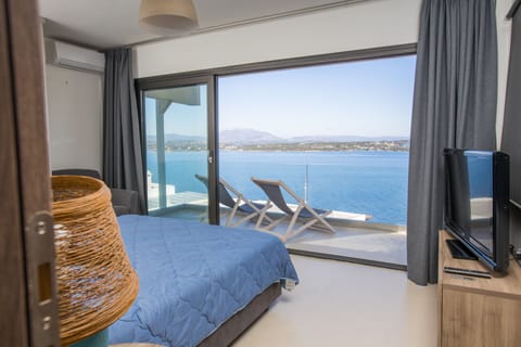 Panoramic Villa | 2 bedrooms, blackout drapes, iron/ironing board, WiFi (free)