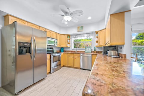 Fully equipped kitchen