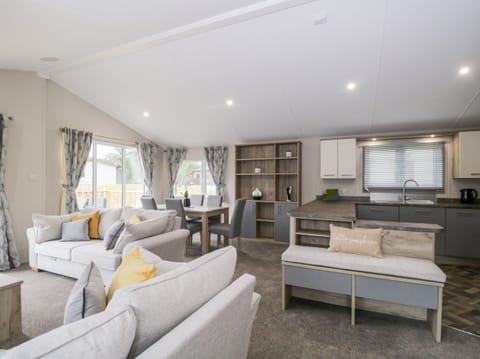 Cottage | Living room | TV