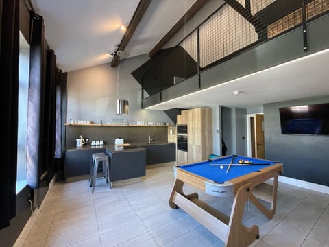 Luxury Penthouse, Private Bathroom | Shared kitchen