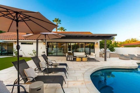 Your own private back yard oasis
