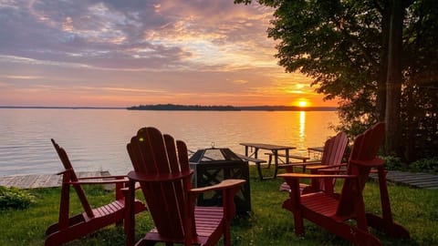 Unwind with front-row seats to Balsam Lake’s impeccable sunsets. 