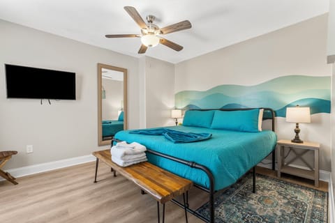 A 40" Smart TV (byo codes)! Enjoy the king size bed in the wavy bedroom! 