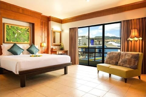 Grand Deluxe Room | Premium bedding, in-room safe, desk, blackout drapes