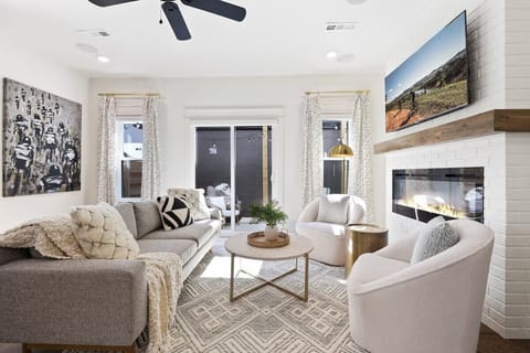 Unwind in our newly built, modern getaway, with easy access to all of your Bentonville favorites!