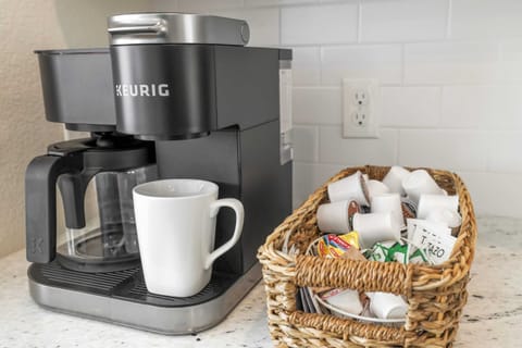 Keurig with kcups provided