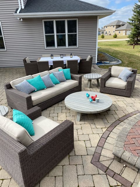 outdoor fireplace lounge area