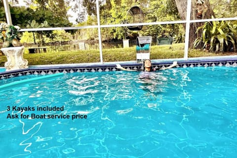 3 Kayaks included. Ask for Boat Service 10+ Guests