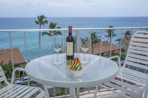 Scenic Lanai - Whether you are with family or want to have a romantic experience, be sure to use the Lanai