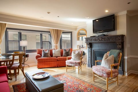 Living Room, Room, Indoors, Furniture, Couch