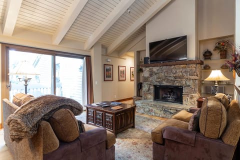 Living Room, Indoors, Room, Couch, Furniture