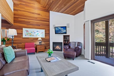 “Living Room”, ”Room”, ”Indoors”, ”Couch”, ”Furniture”