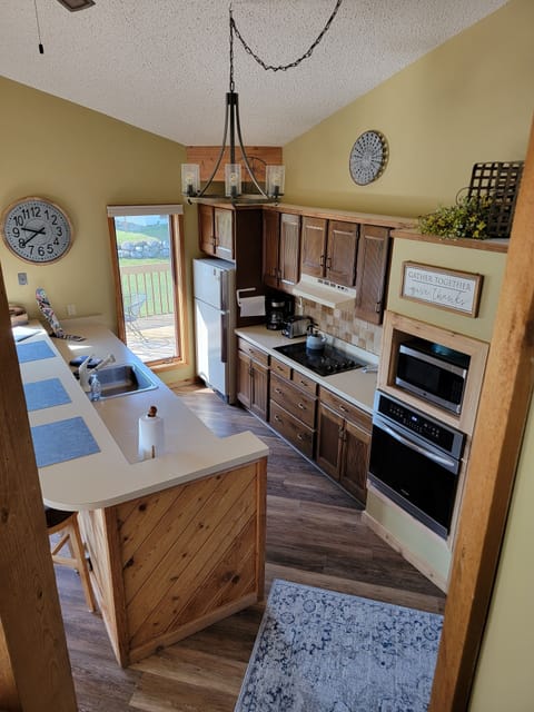 Spacious fully stocked kitchen