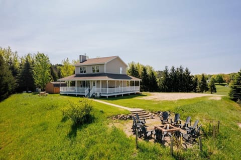 Family Firepit with View