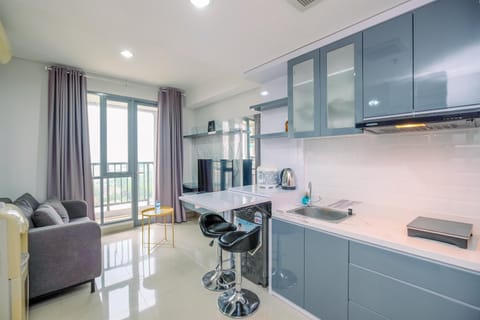 Apartment, 2 Bedrooms | Living area | TV