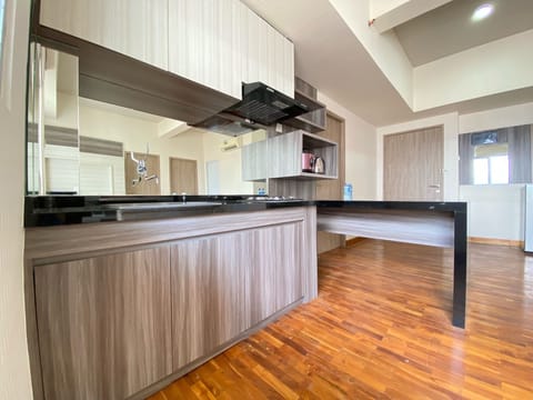 Apartment, 3 Bedrooms | Private kitchen | Fridge, stovetop, electric kettle, cookware/dishes/utensils