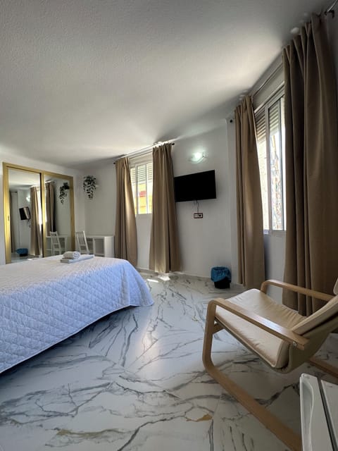 Deluxe Double Room | Down comforters, minibar, desk, laptop workspace