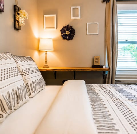 Sleep comfortably after a day at Maxwell or exploring downtown. Guests consistently mention the comfortable bed, quiet setting, and home-away-from-home feel.