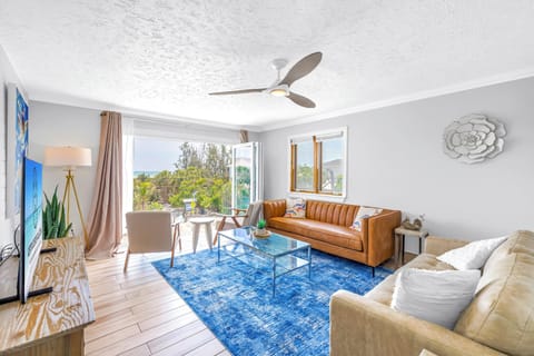 Ocean view Siesta Key vacation rental in the village across from beach access.