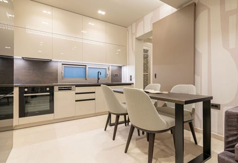 Luxury Apartment | In-room dining