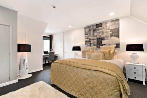 Luxury Super King Bed
