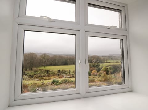 Cottage | 2 bedrooms, individually decorated, individually furnished, free WiFi