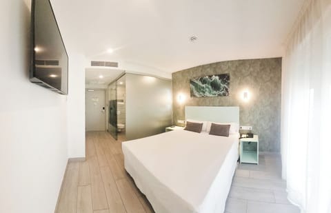 Minibar, in-room safe, desk, blackout drapes