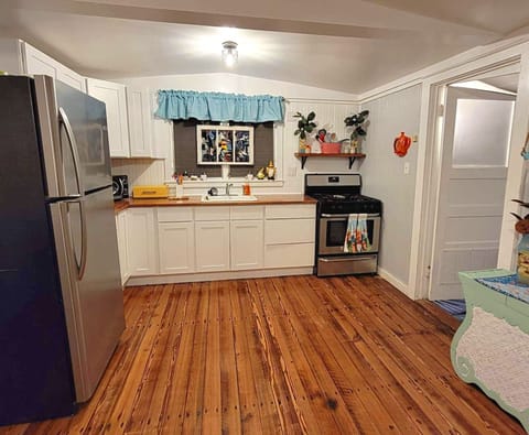 Kitchen, with everything you need