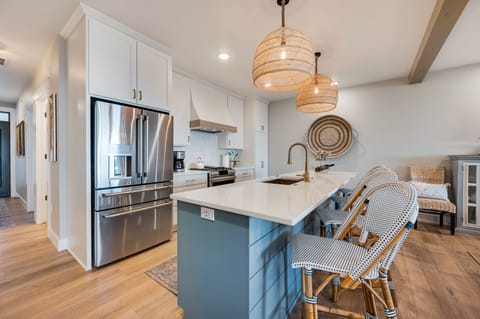 Beautiful, fully equipped kitchen