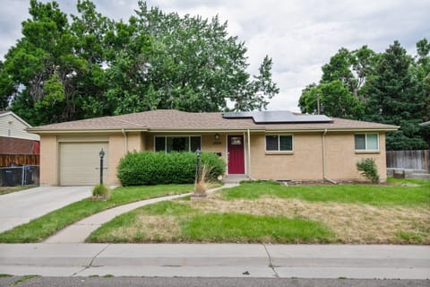 Conveniently located just minutes from Denver's main highways and close to downtown Denver and Boulder. 