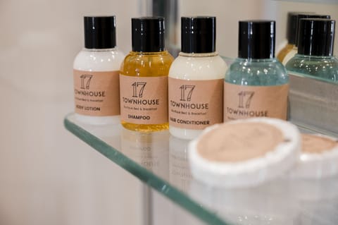 Shower, rainfall showerhead, free toiletries, hair dryer