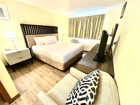 Basic Double Room | Free WiFi, bed sheets