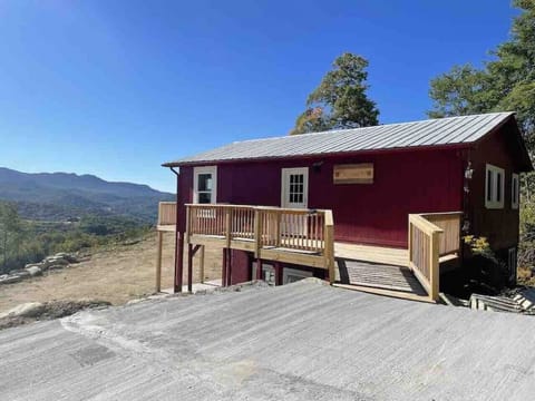 Parking right at your front door with Spectacular views