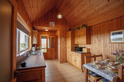 Fridge, dishwasher, cookware/dishes/utensils