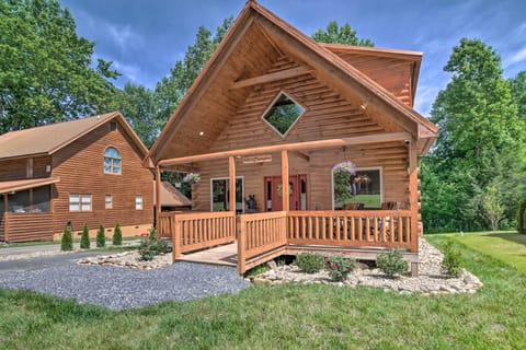 Gatlinburg Vacation Rental | 1BR | 2BA | 1,400 Sq Ft | Step-Free Access