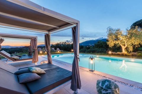 House | 10 bedrooms, WiFi