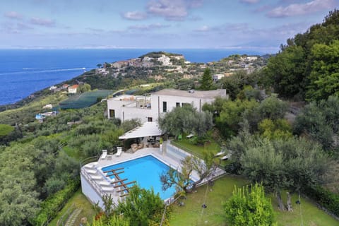 House, Smoking | 12 bedrooms