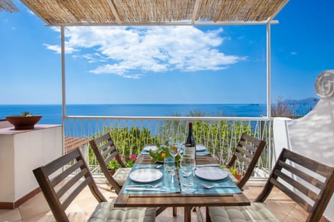 House | Terrace/patio
