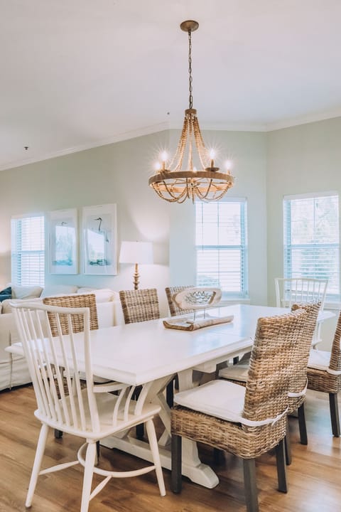 Dining table for 8+