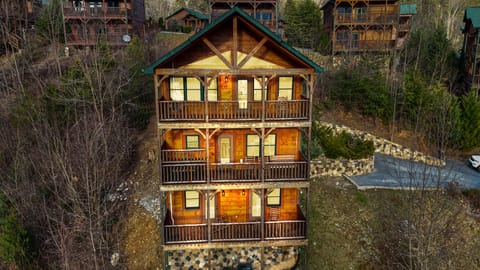 Welcome to our cozy 4-bedroom cabin, your perfect retreat in nature!