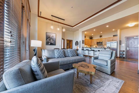 4001 Northstar Dr Unit 103-print-006-007-Northstar Dr 103Indoor12-3292x2195-300dpi