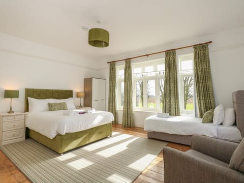 6 bedrooms, WiFi (free), individually decorated, individually furnished