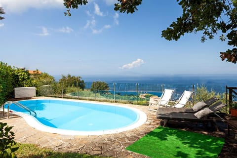 House, Smoking | 4 bedrooms, WiFi