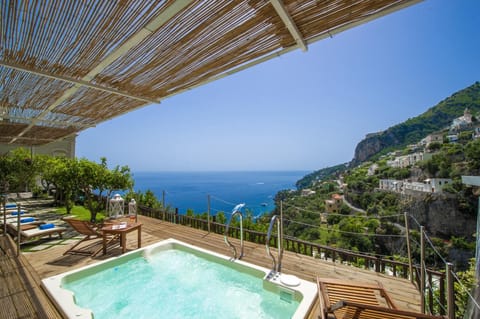 House, Smoking | 4 bedrooms, iron/ironing board