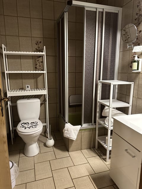 Business Suite, Private Bathroom