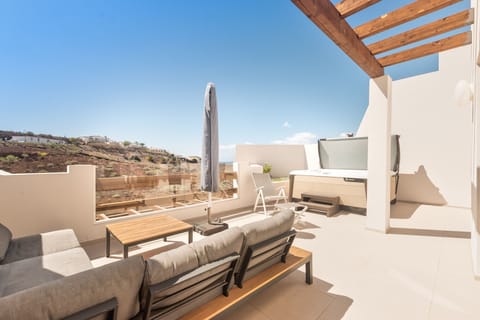 Rooftop jacuzzi with chill out area