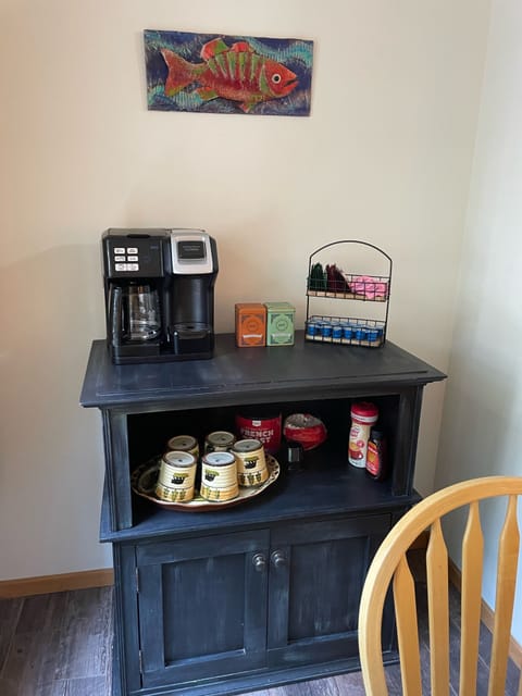Coffee and tea bar