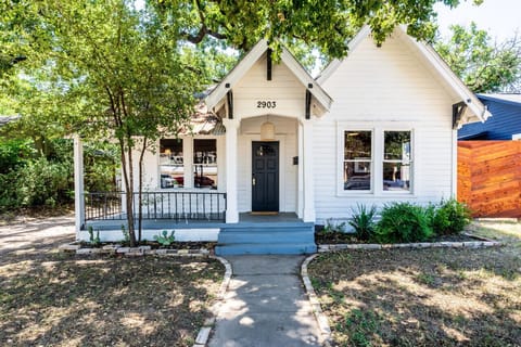Cutest little bungalow in Austin!